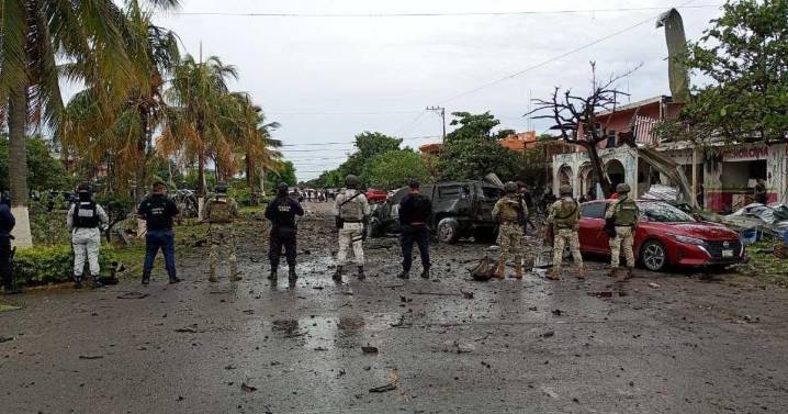 Cinco muertos tras explosión frente a Policía Comunitaria en Coahuayana, Michoacán