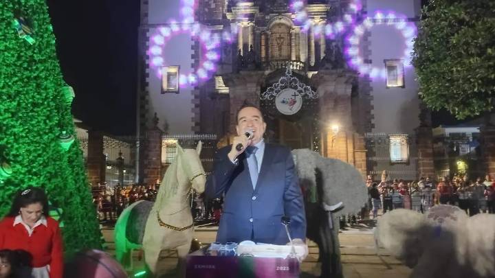 Encendido del árbol navideño marca el inicio de las celebraciones en Zamora