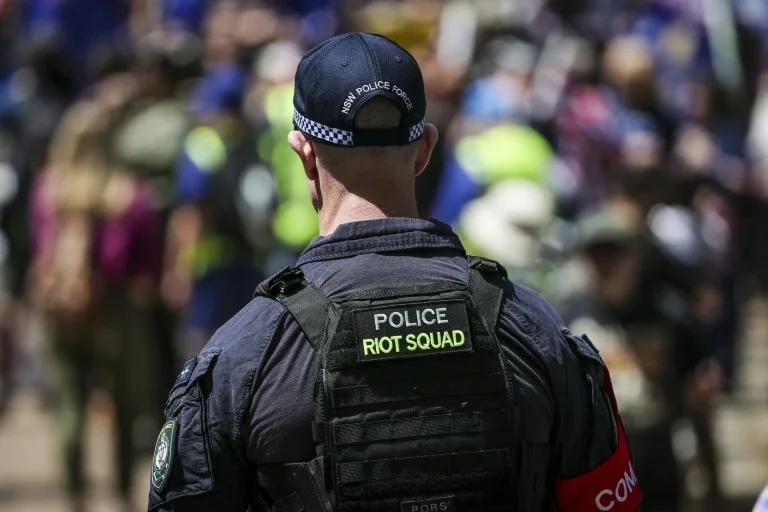 Acusan a cuatro hombres en Australia por red de abuso infantil «satánico»