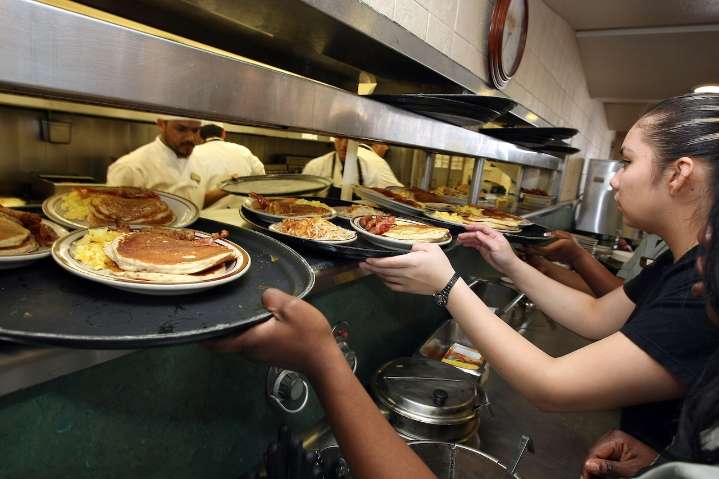 Denny's closing more locations after $620 million buyout in 2025