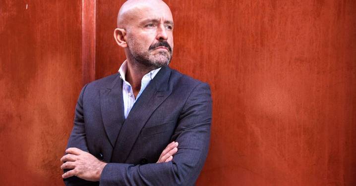 Jaime de los Santos: “Mi próxima novela será quizás una historia de terror sobre Sánchez”