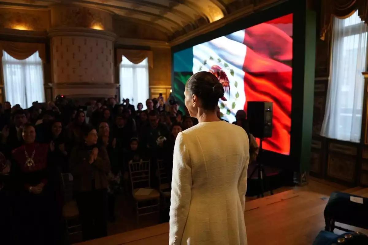 “Somos trabajadores, gente honesta y queremos un buen trato”; Presidenta Sheinbaum se reúne con migrantes