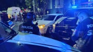 Acribillan a pareja a bordo de auto… El hombre no la libró
