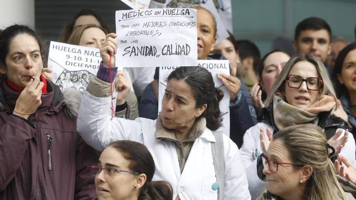 Un paciente de Aragón afectado por la huelga de médicos: "Llevaba una hora en el hospital cuando me dijeron que se cancelaba mi operación"