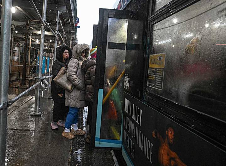 Fare evasion: MTA plans to use ‘European model’ of agents asking bus riders if they paid after boarding, Lieber says