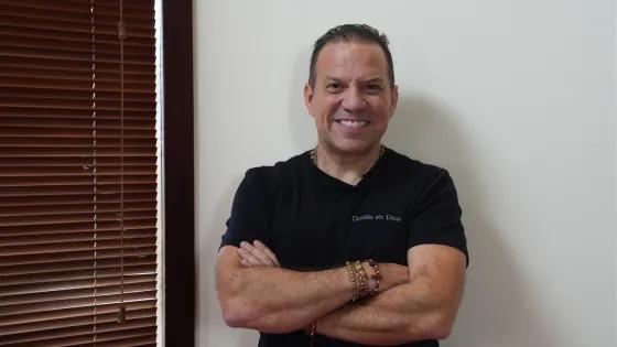 Santiago Botero entregó 1,2 millones de firmas a la Registraduría