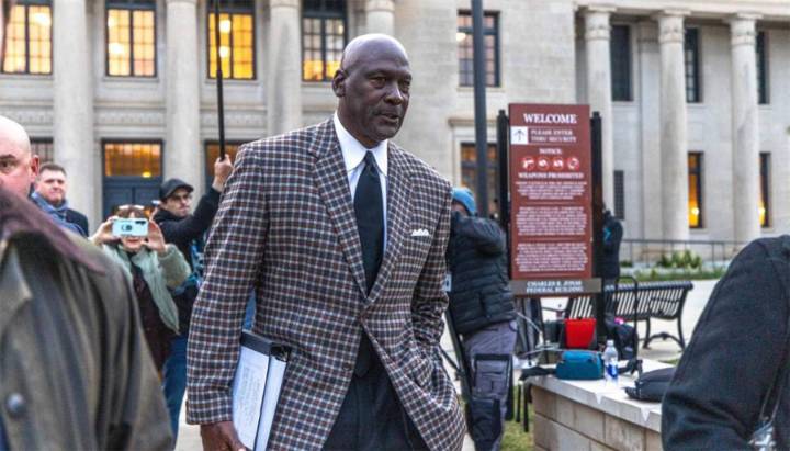 Michael Jordan lleva a juicio a NASCAR bajo acusaciones de monopolio excesivo