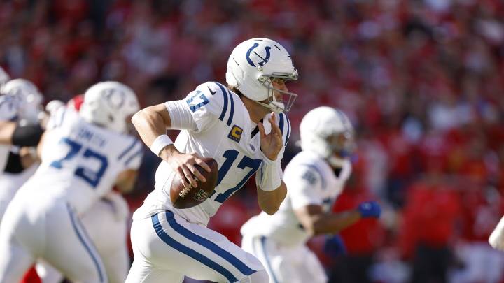 Daniel Jones full in Wednesday's practice, wearing 3D