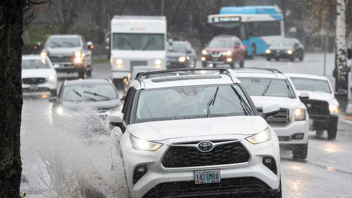 Atmospheric river to slam Oregon, bring possible flooding