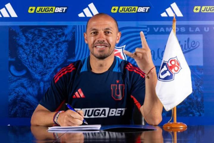 Marcelo Díaz extendió su contrato con la U por una temporada más