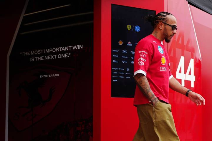 Lewis Hamilton crashes in final practice at Abu Dhabi Grand Prix