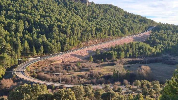Reabre la CM-2201 tras finalizar las obras de reconstrucción por el derrumbe