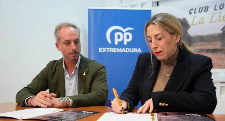 Guardiola firma el Pacto por la Caza y anuncia nuevas medidas para reforzar la actividad cinegética