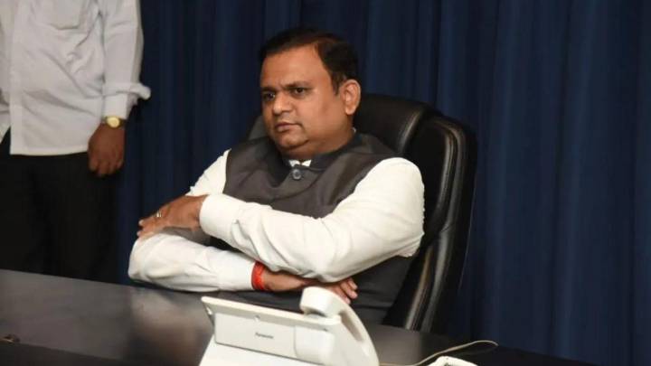 Maharashtra Assembly Speaker calls EV toll collection illegal