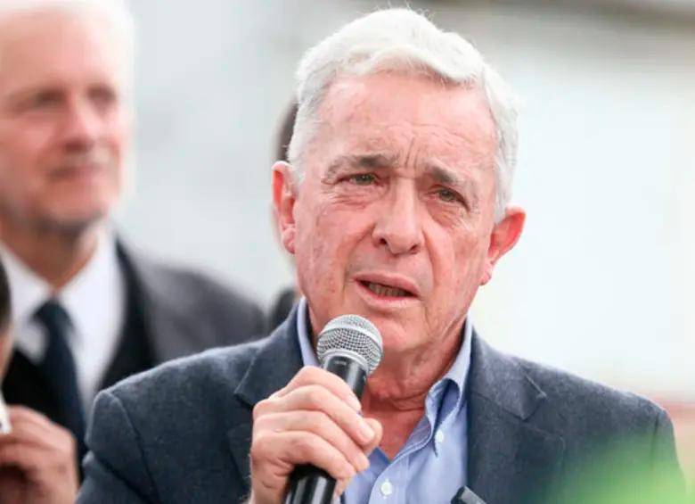 Uribe alerta por dispersión en la derecha y pone en duda que Centro Democrático participe en una consulta