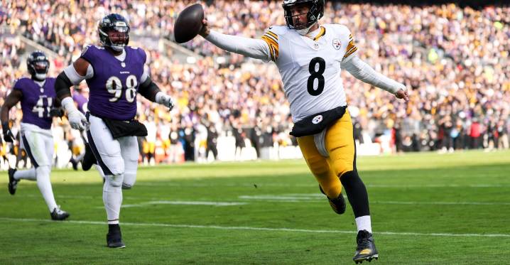 Steelers defeat Ravens, reclaim first place in AFC North