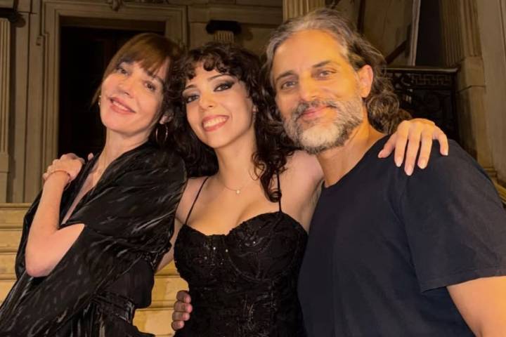 La hija de Joaquín Furriel y Paola Krum se graduó y los actores no pudieron ocultar su orgullo