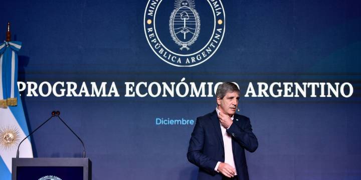 Caputo habló ante inversores sobre el nuevo bono: “Queremos juntar USD 1.000 millones, con una tasa por debajo del 9%”