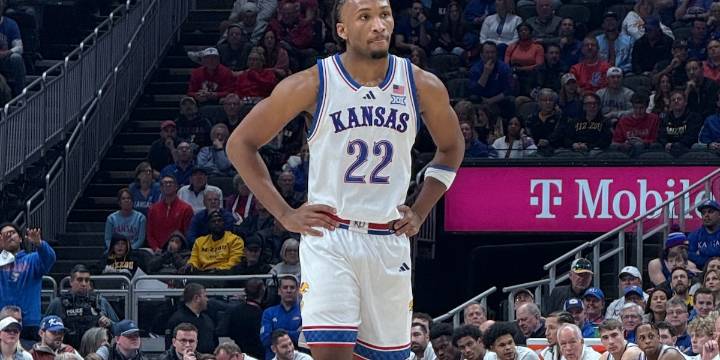 Darryn Peterson scores 17 in return from injury, No. 21 Kansas beats rival Missouri 80