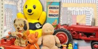 Sioux City Public Museum opens exhibit featuring childhood toys and quilts