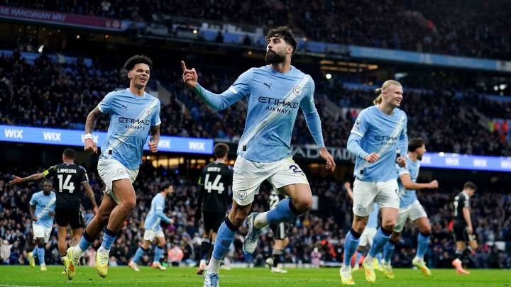 ¡Bajo investigación!: el siniestro secreto que se esconde tras el escudo del Manchester City de Guardiola