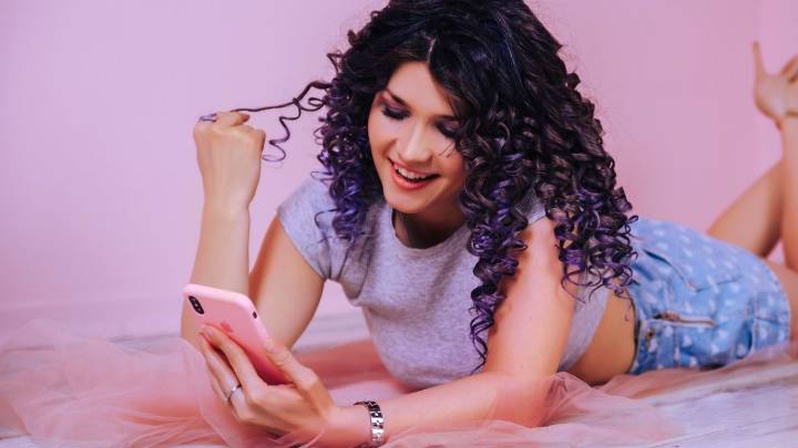 Mennonite Woman Swipes Right on Her Own Cousin