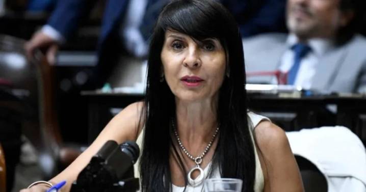 Lorena Villaverde renunció a su banca en el Senado: “Tomo esta decisión priorizando a mi familia y mi convicción”