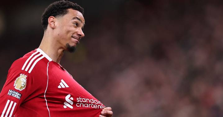 Arne Slot explains Hugo Ekitike substitution with Liverpool star chasing hat