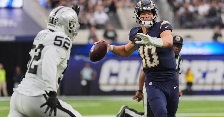 Thursday's NFL notebook: Chargers QB Herbert returns to practice