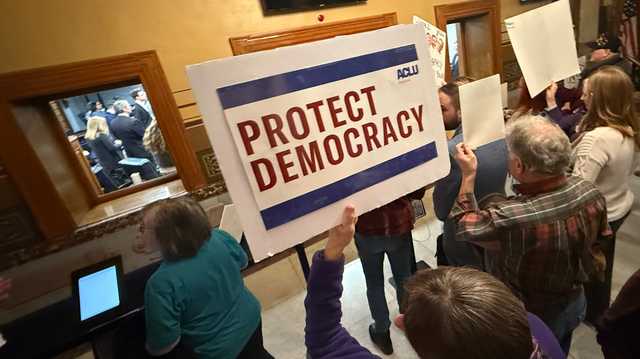 Indiana redistricting is up for a final, deciding vote in the state Senate