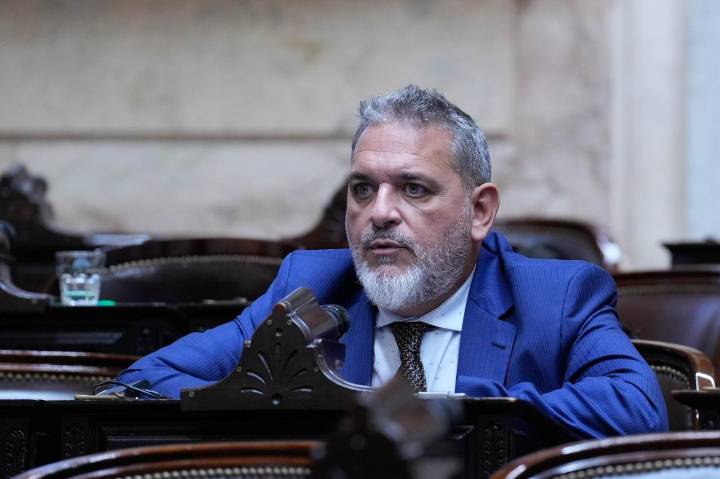 “Pipi” Alí minimizó la fractura del bloque peronista en el Congreso