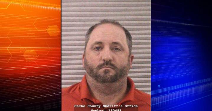 Hyrum garage door installer pleads guilty to theft