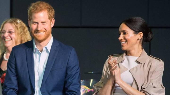 Prince Harry Urges Meghan to “Reach Out” as Thomas Markle Remains in Intensive Care