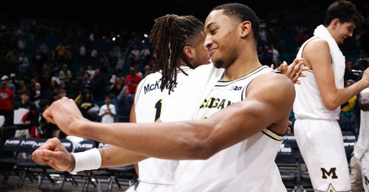 Michigan men’s hoops moves up in AP Poll, women’s hoops stands pat at No. 6