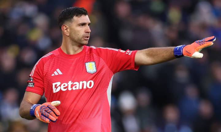 Arsenal FC: Aston Villa drop huge Emiliano Martinez injury update after worrying Unai Emery admission