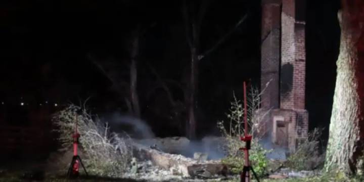 Kentucky deputies find house fire while attempting to serve protection order