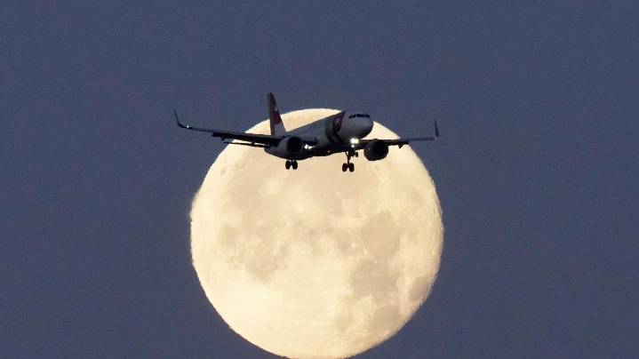 Airbus inspects panels on ubiquitous A320 passenger jets as it wraps up quick software patch