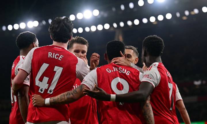 Arsenal 2-1 Wolves: Two own goals see Gunners squeeze past strugglers and open up five