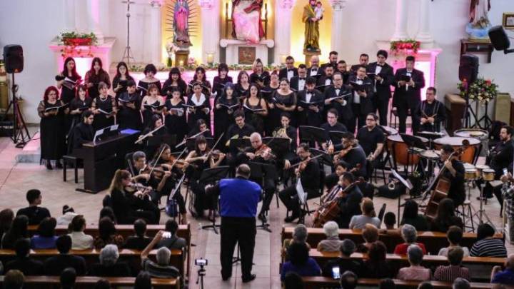 Llevan la música de Mozart y repertorio navideño a recinto religioso