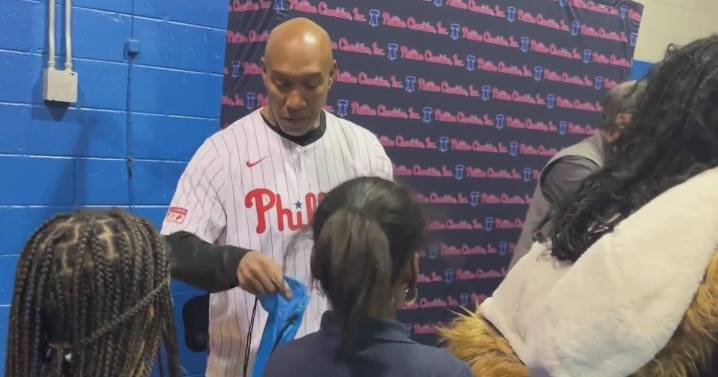 Christmas comes early for kids at South Philadelphia PAL center: "I love it every time I come here"