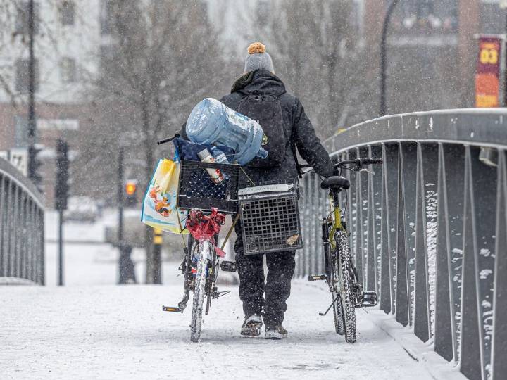 New downtown shelter welcomed 455 people in its first five days, Montreal's mayor says