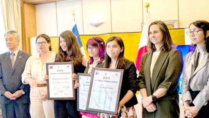 Jóvenes de Talca ganan concurso de manga organizado por la Embajada de Japón y el Ministerio de la Mujer