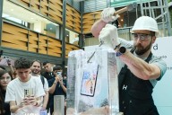 A prueba de todo. El nuevo smartphone que resiste caídas, golpes y lluvias