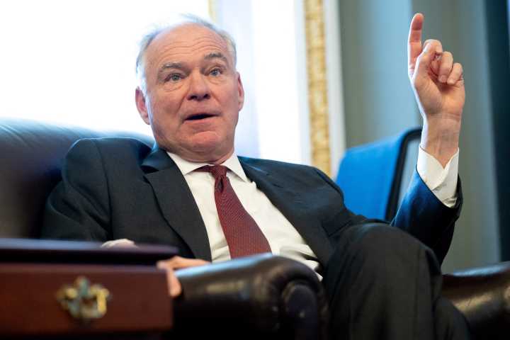 Democrat to reintroduce war powers resolutions