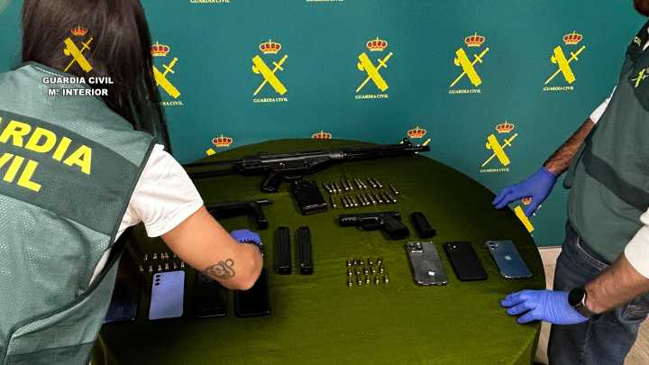 Deteñen tres supostos implicados no dobre crime de Lorca nunha operación en que encontraron armas de guerra