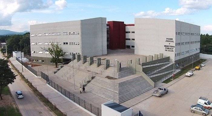 La niña que se encadenó en Tartagal, sólo debía declarar en Cámara Gesell, pero interpretó mal la citación