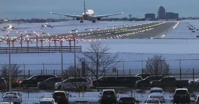 Heavy snow predicted for Northeast as Midwest still struggles with Thanksgiving weather snarls