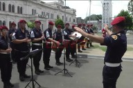 Espíritu navideño: La Banda de Música de la Policía interpretó un repertorio especial de villancicos