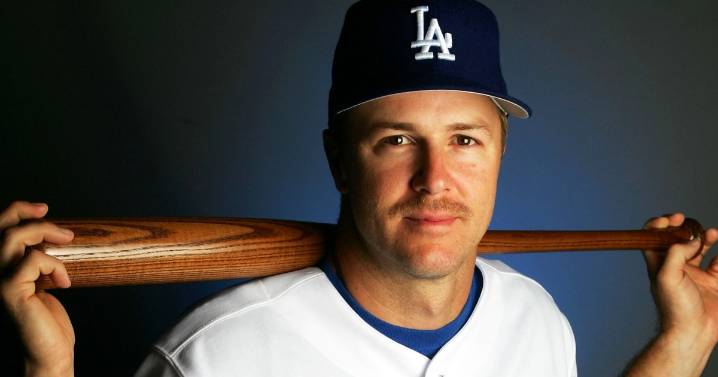 Jeff Kent elected to baseball Hall of Fame, which again keeps doors shut for Bonds and Clemens