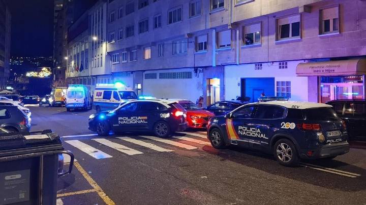 Un anciano fallece al caer por unas escaleras en un edificio de la avenida de Oza en A Coruña